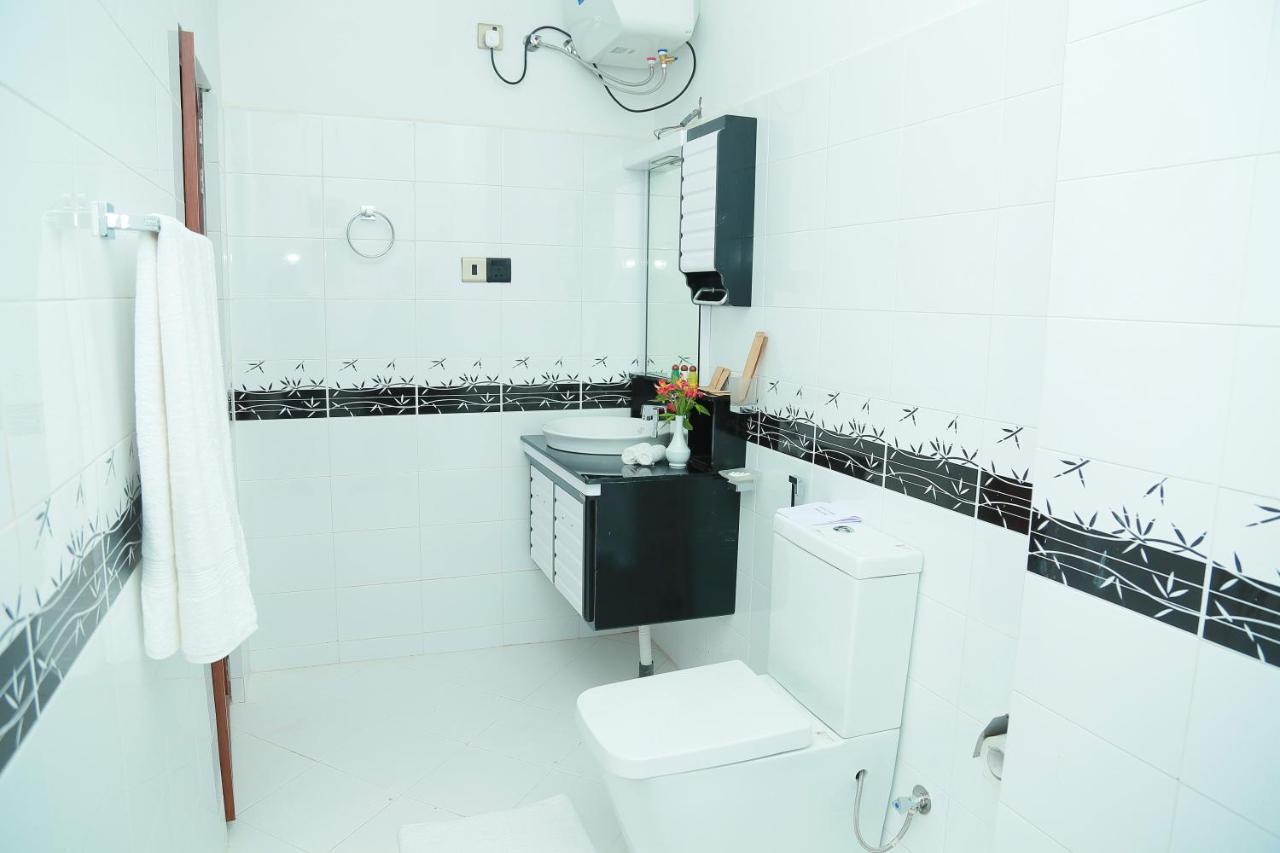 Lourdes Hotel Νουβάρα Ελίγια Εξωτερικό φωτογραφία