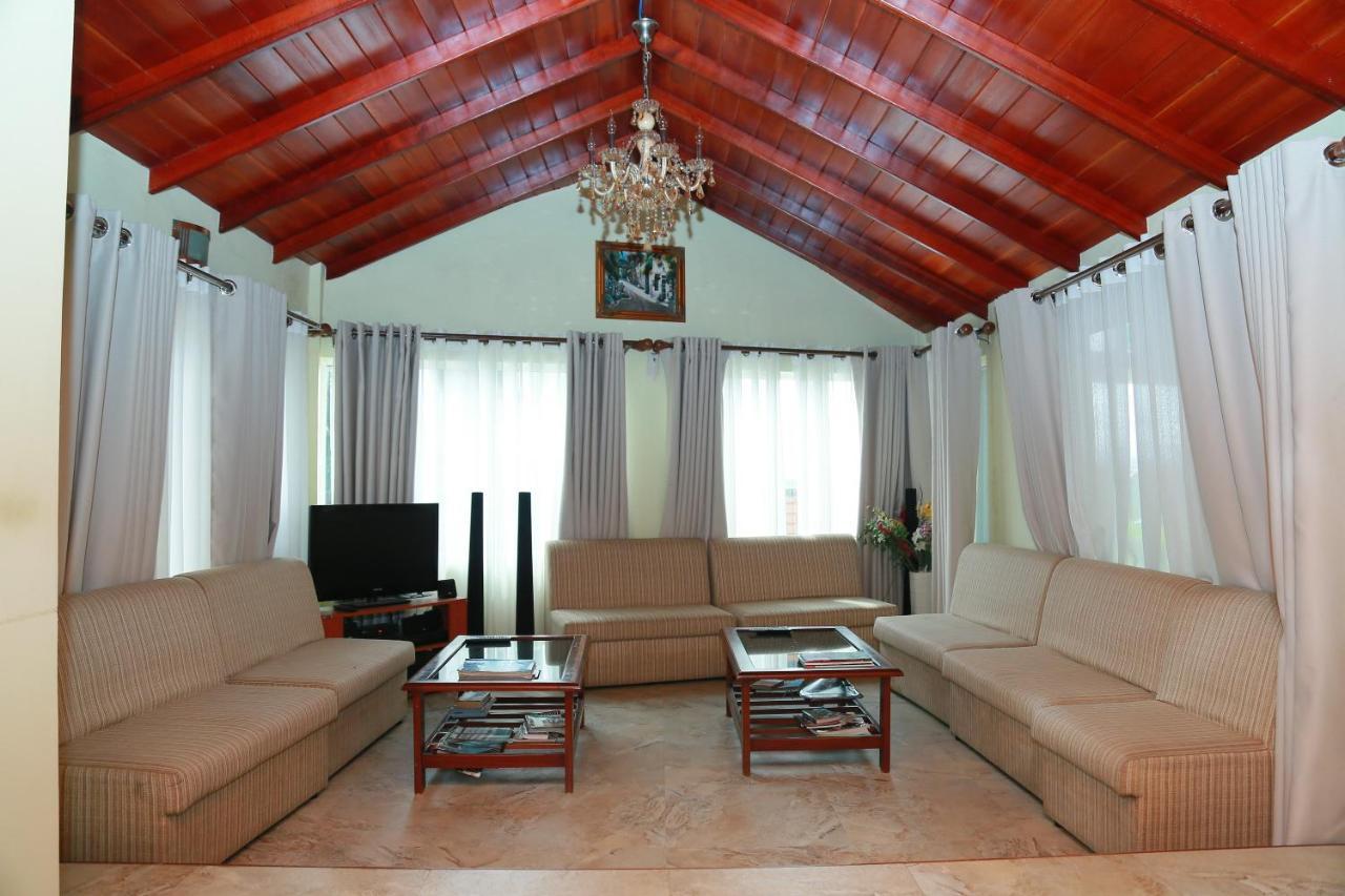 Lourdes Hotel Νουβάρα Ελίγια Εξωτερικό φωτογραφία