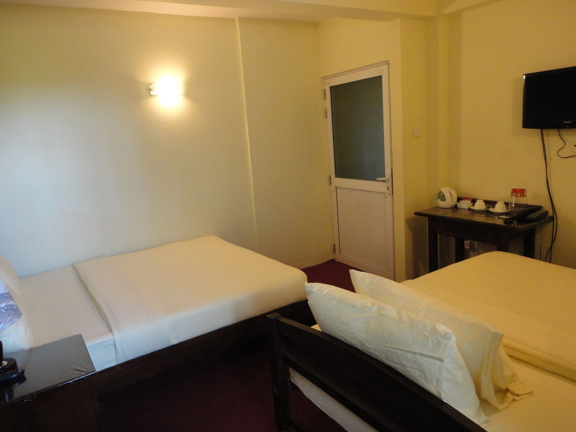 Lourdes Hotel Νουβάρα Ελίγια Εξωτερικό φωτογραφία
