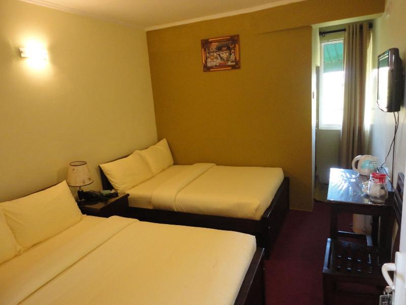 Lourdes Hotel Νουβάρα Ελίγια Εξωτερικό φωτογραφία